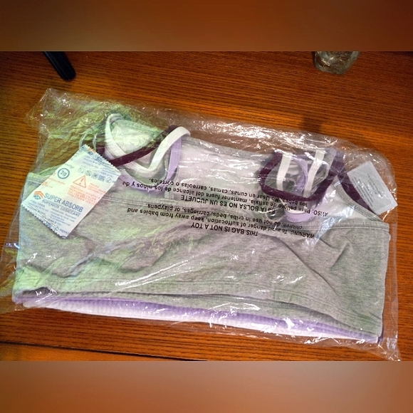 Set of 4 NWT Sports Bras - Picture 5 of 5